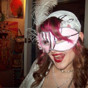 Meet your Posher, Zuma